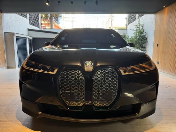 BMW iX ELÉTRICO XDRIVE40
